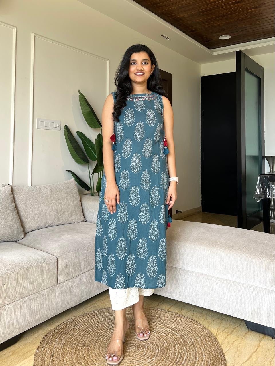 Roshni Sleeveless Cotton Tassel Kurta- Leaves