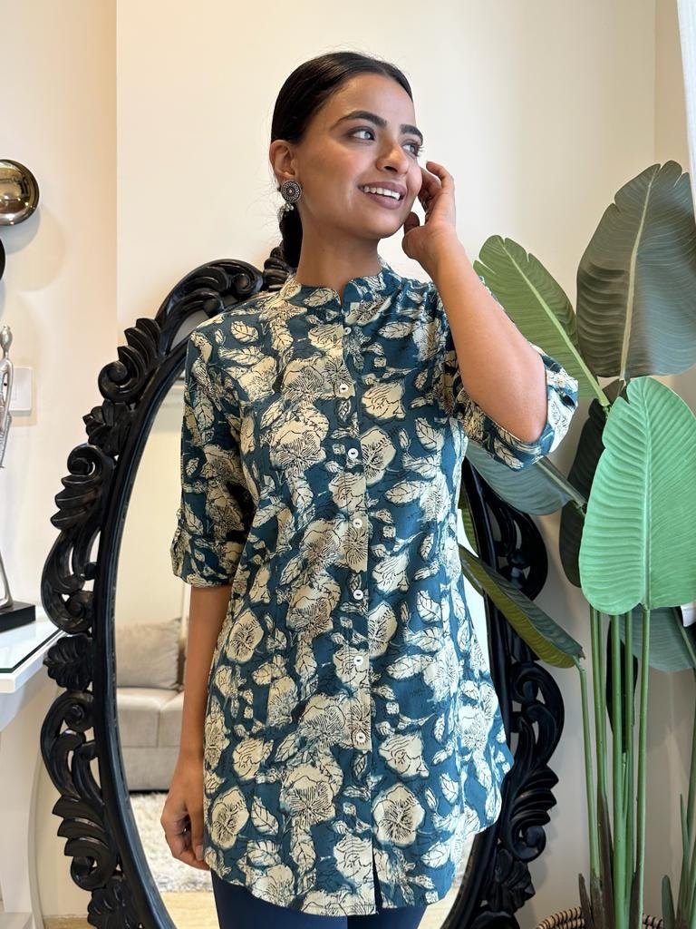 Weekend Rayon Short Kurta- Teal Floral