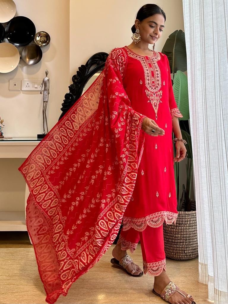 Red Noor Cutwork Set