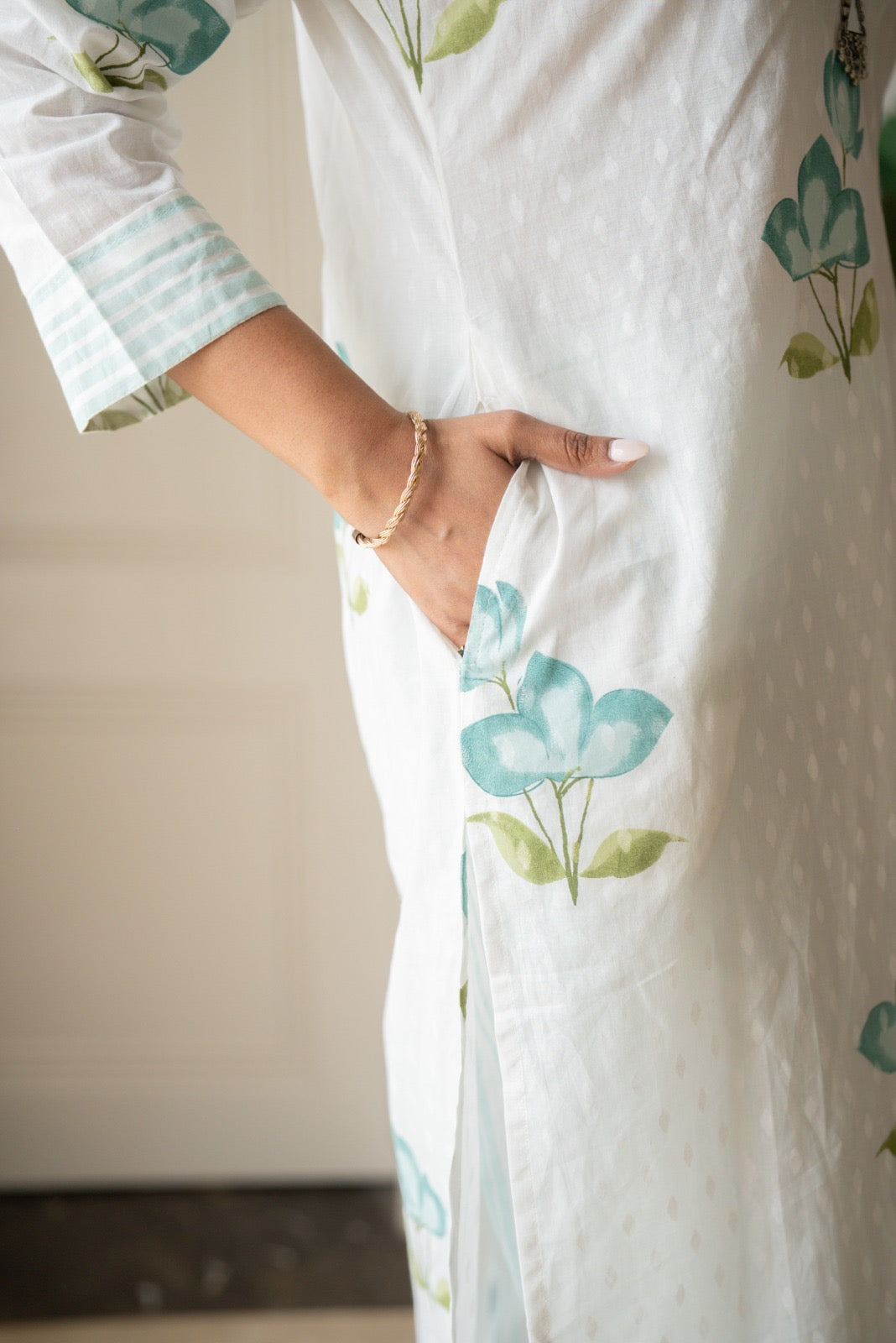 Gusha Cotton Suit- White & Blue