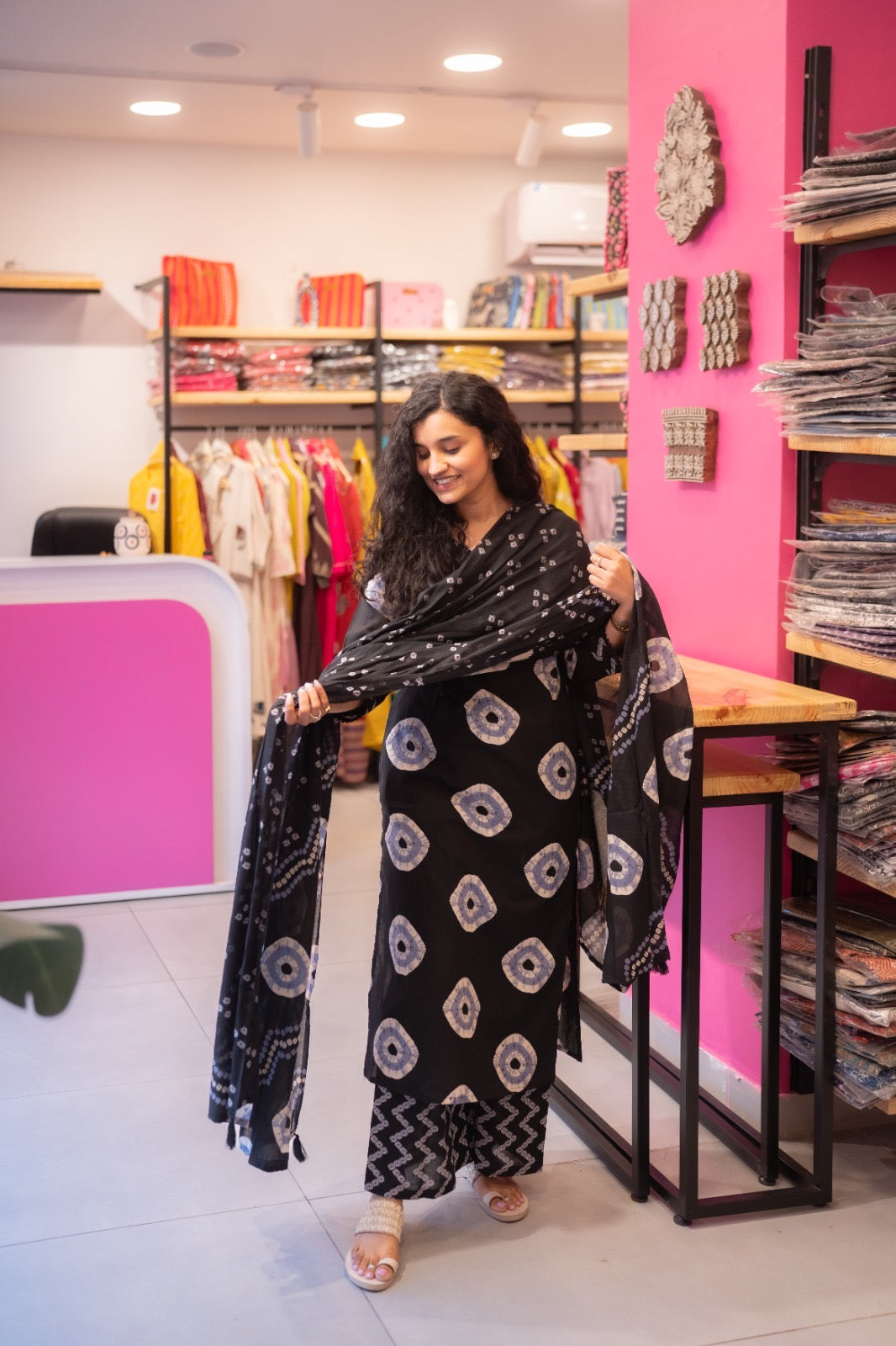 Siyara Unique Bandhej Cotton Suit