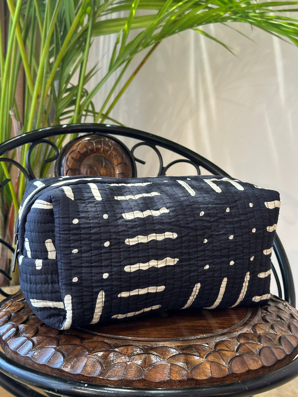 Single Pouch- Black Lines