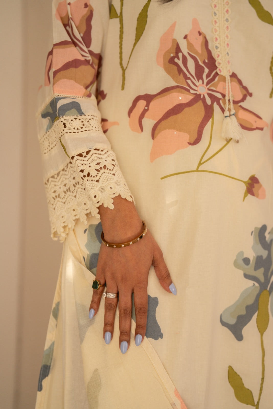 Daisy Lace Premium Suit