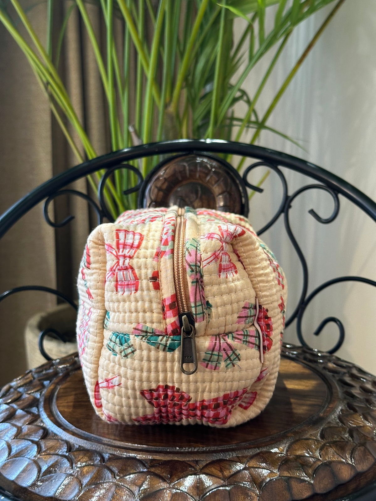 Single Pouch- Peach Bows