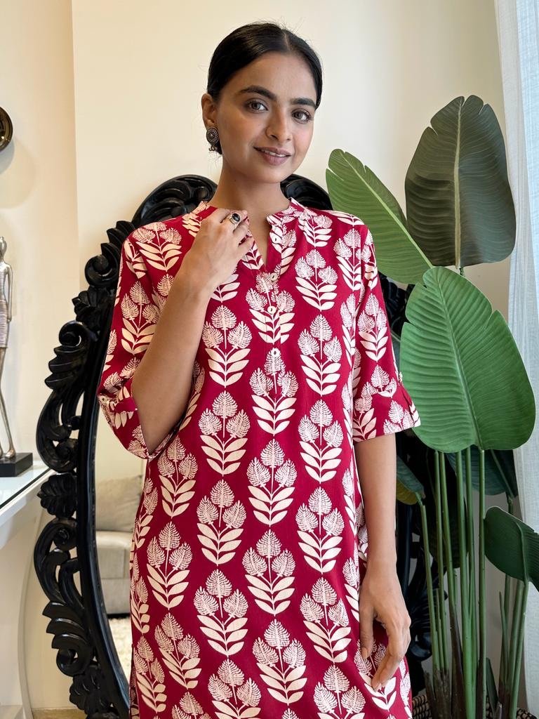 Weekend Rayon Kurta- Red Big Boota