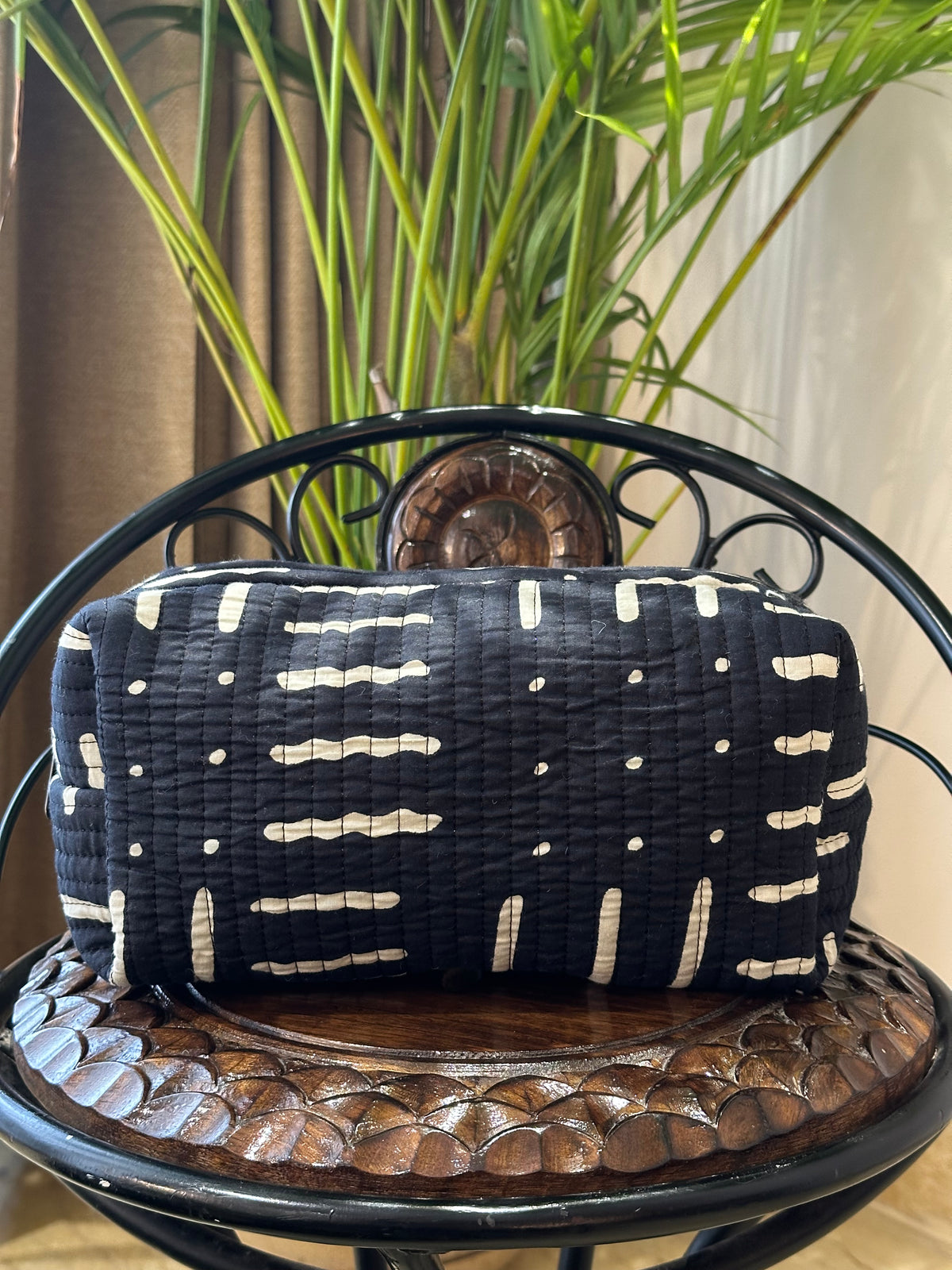 Single Pouch- Black Lines