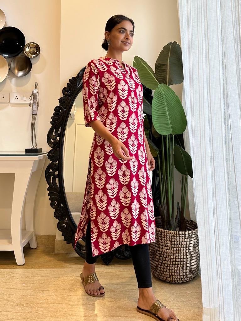 Weekend Rayon Kurta- Red Big Boota