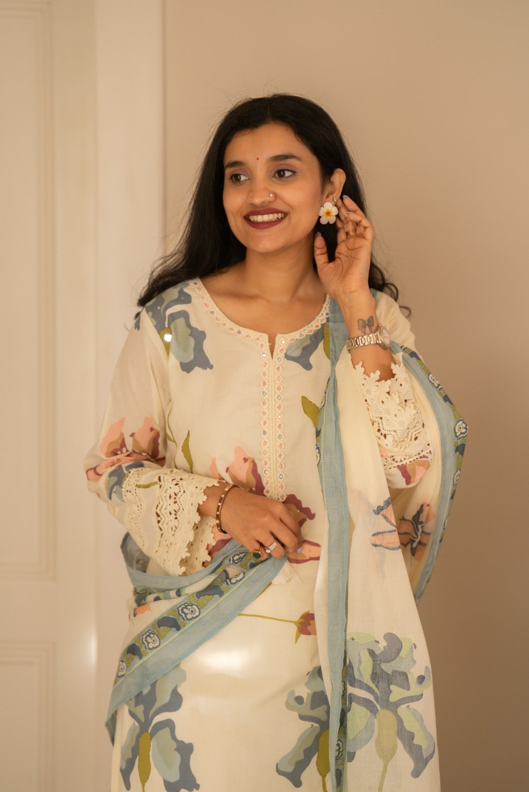 Daisy Lace Premium Suit