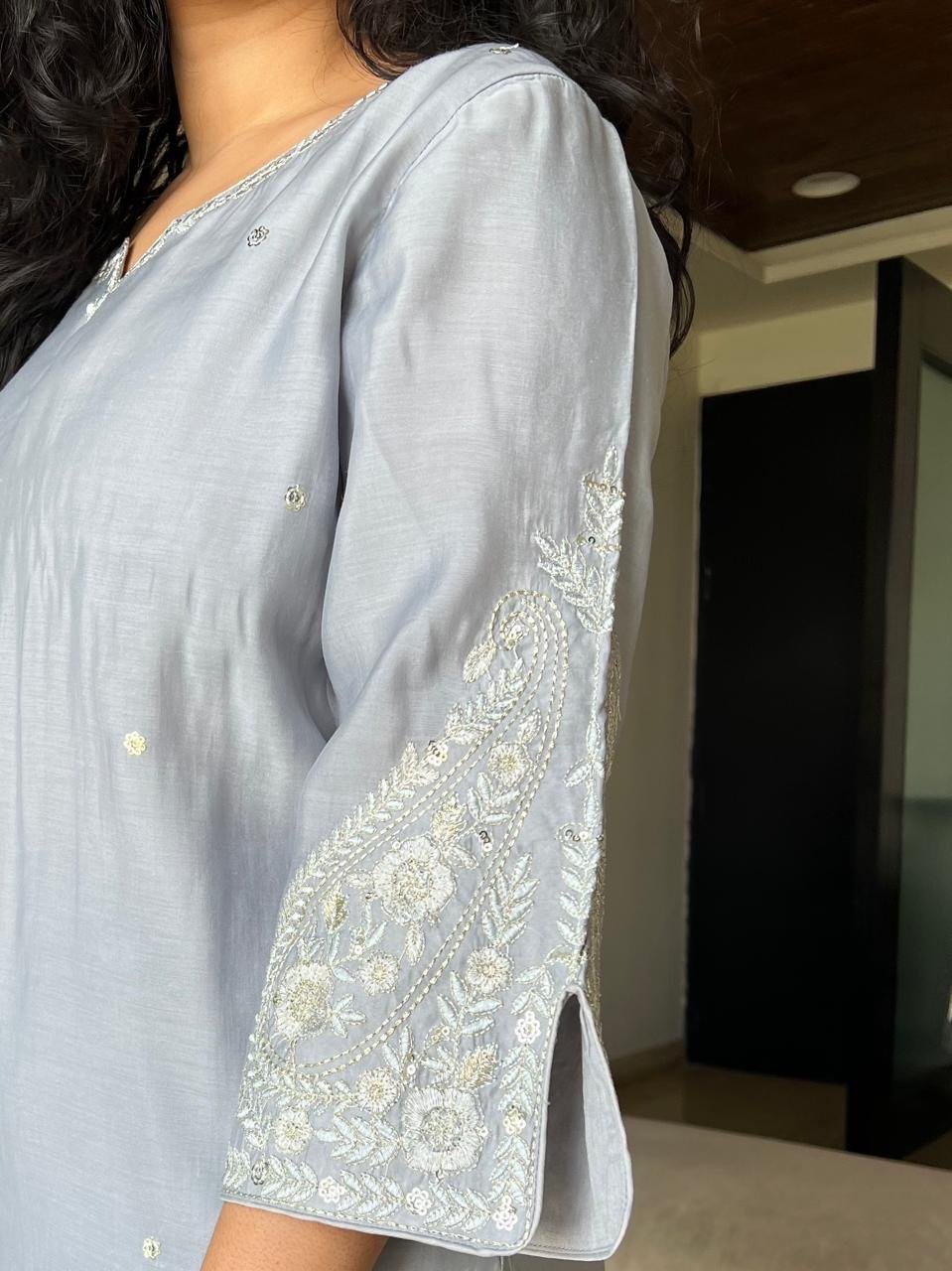 Shavya Mul Chanderi Embroidered Set- Soft Grey