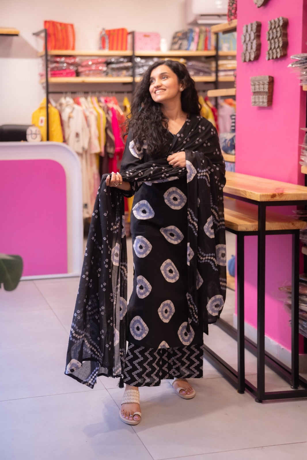 Siyara Unique Bandhej Cotton Suit