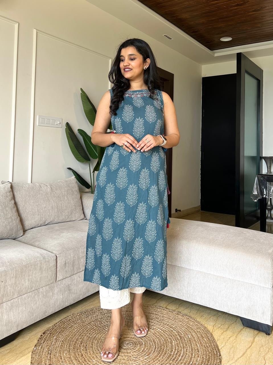 Roshni Sleeveless Cotton Tassel Kurta- Leaves