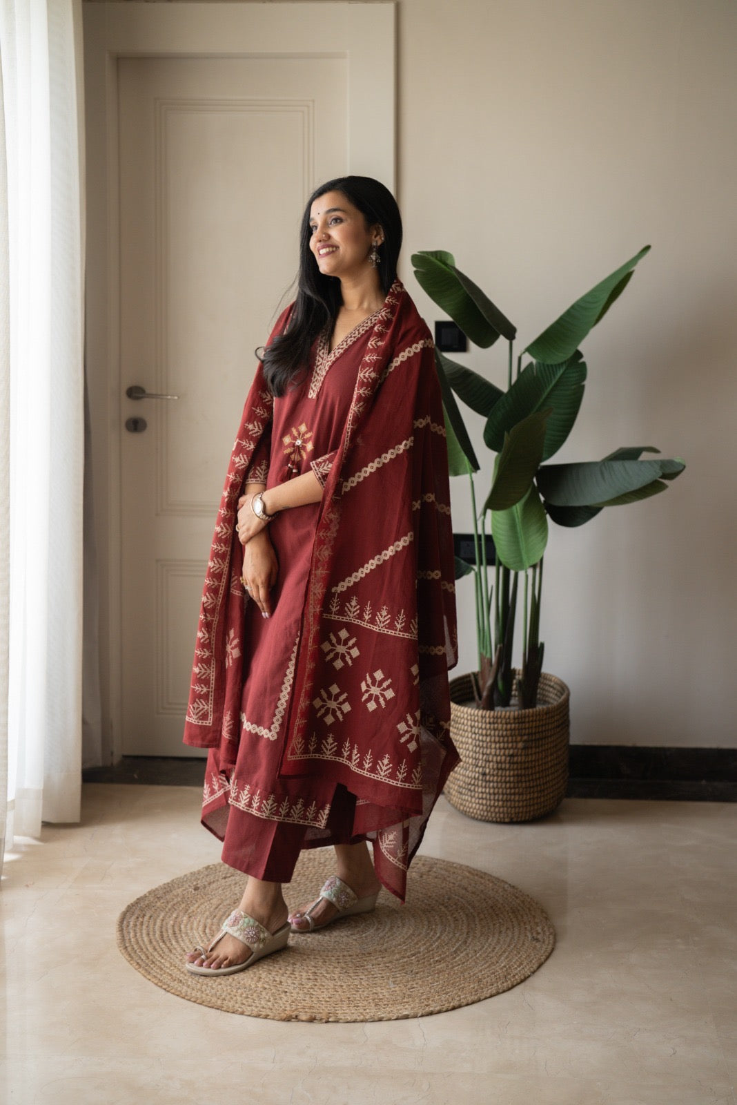 Yogya Elegant Slub Suit- Maroon