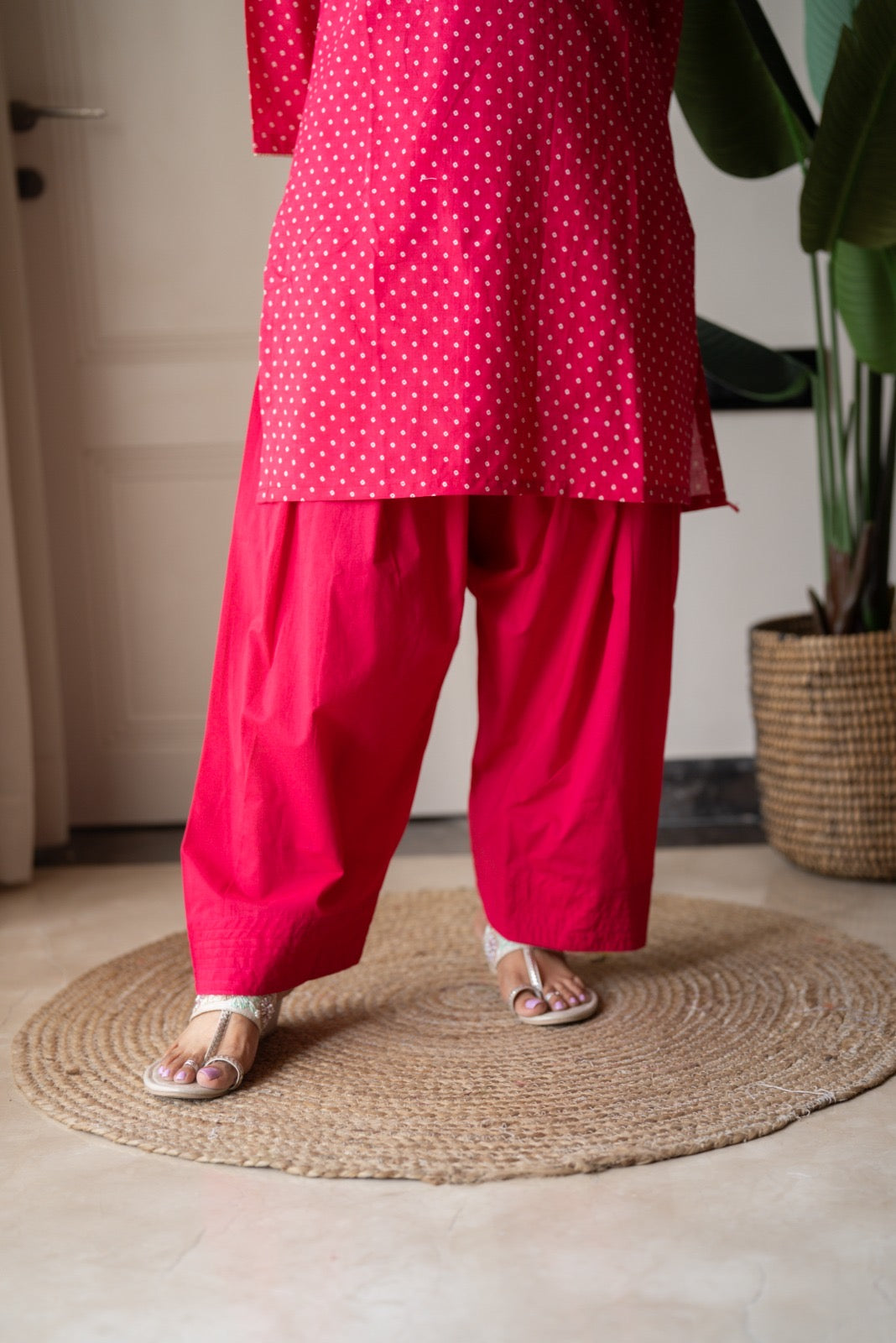 Gurnar Farshi Bandhej Suit- Pink