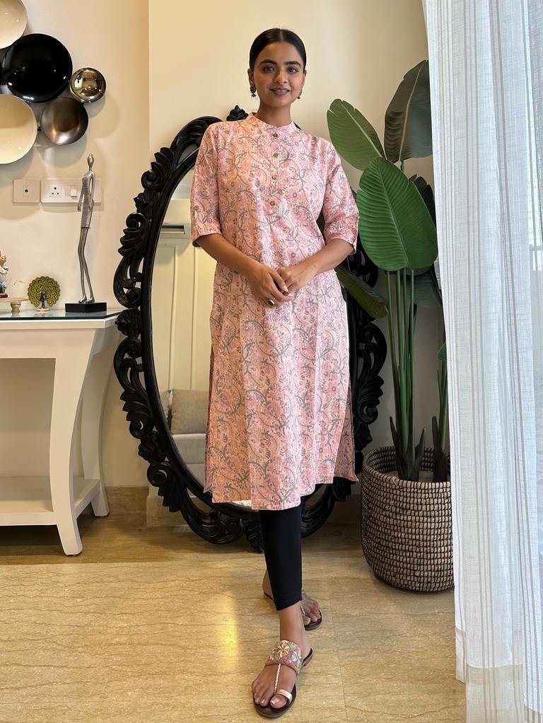 Weekend Cotton Kurta- Powder Pink Floral