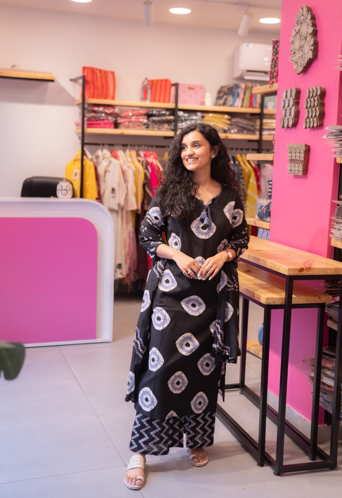 Siyara Unique Bandhej Cotton Suit