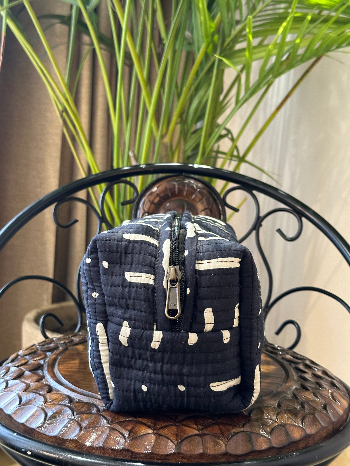 Single Pouch- Black Lines