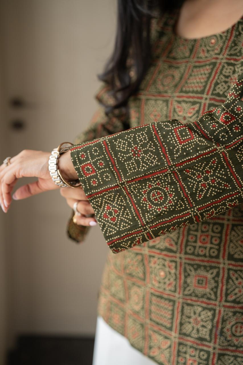 Zia Cotton Short Kurti- Green Bandhej