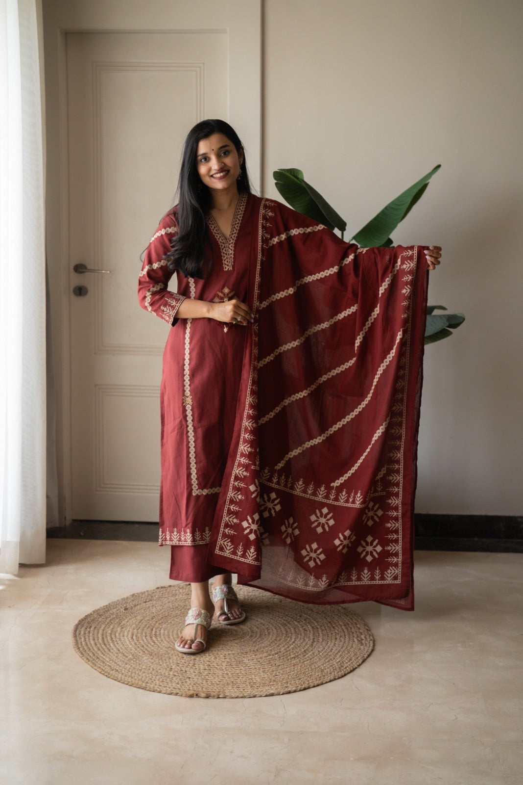 Yogya Elegant Slub Suit- Maroon