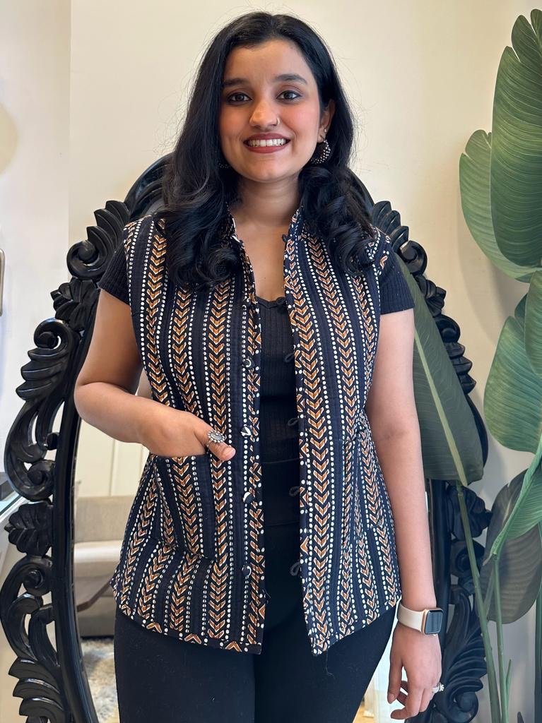 Reversible Quilted Sleeveless Jacket- Black Floral Jaal