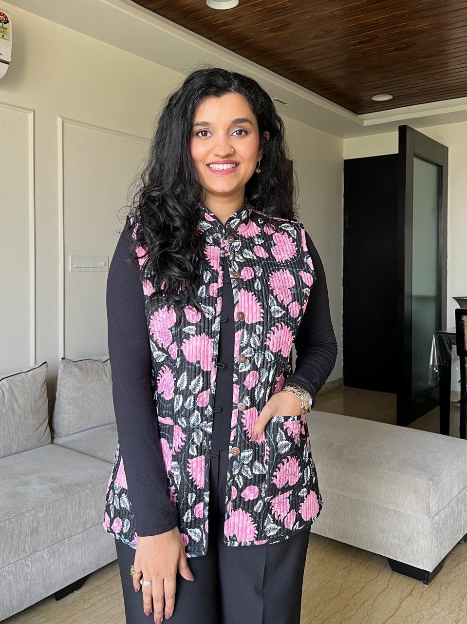 Reversible Quilted Sleeveless Jacket- Black Pink