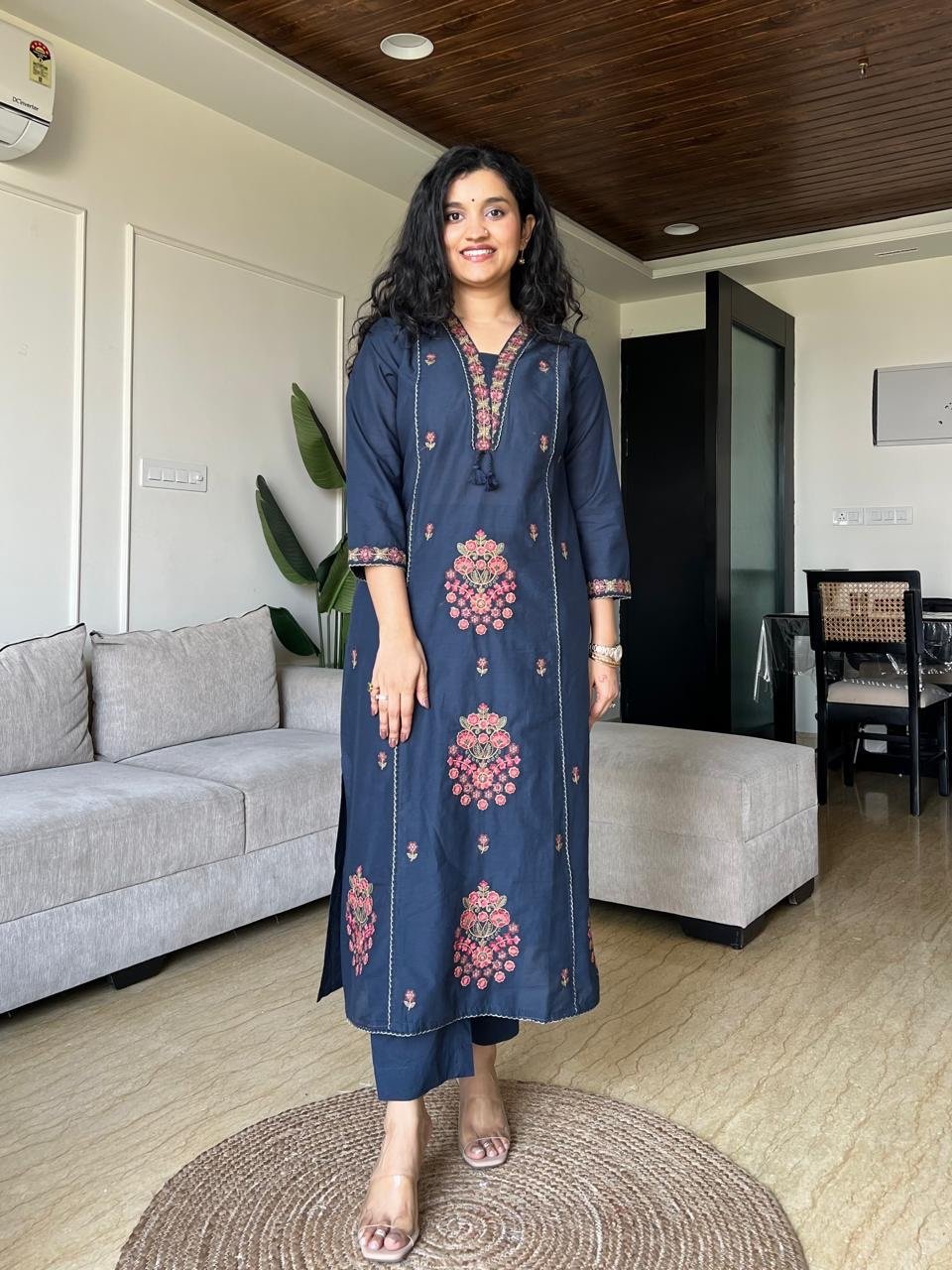 Sirah Embroidered Crushed Dupatta Set- Blue