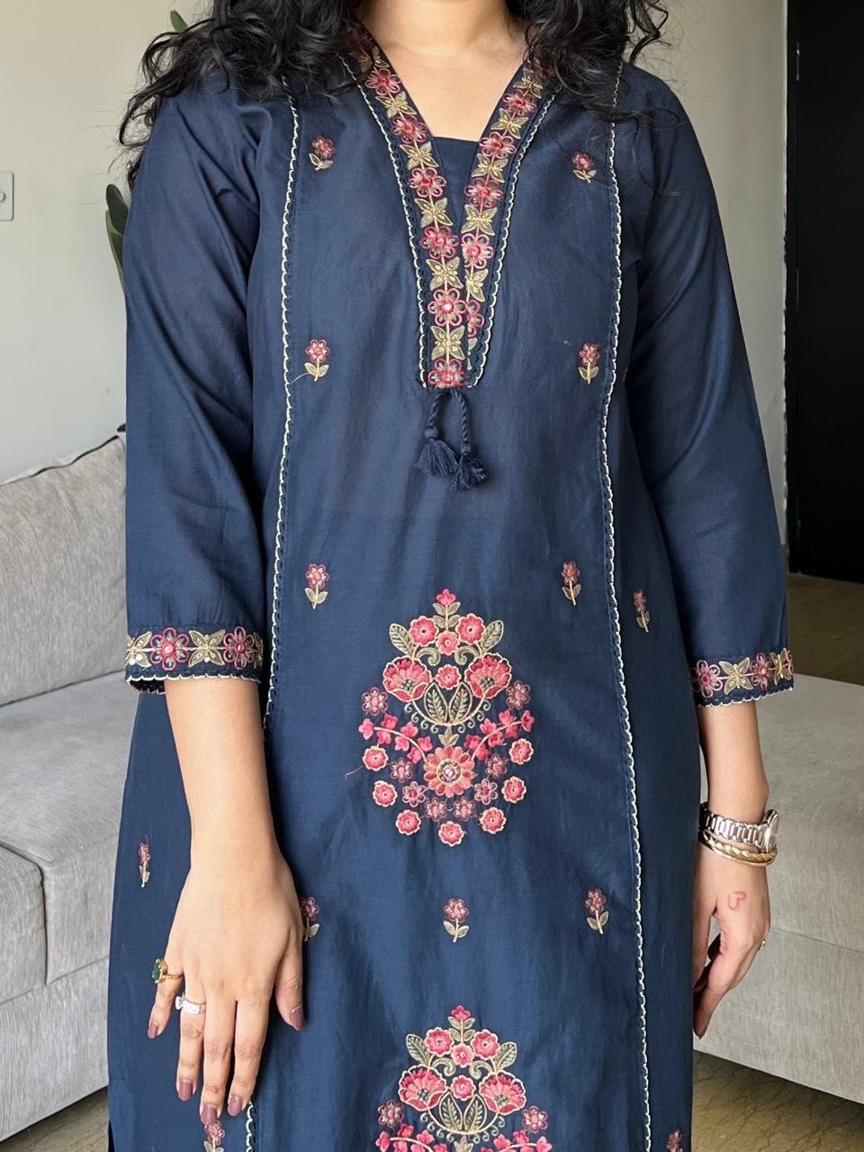 Sirah Embroidered Crushed Dupatta Set- Blue