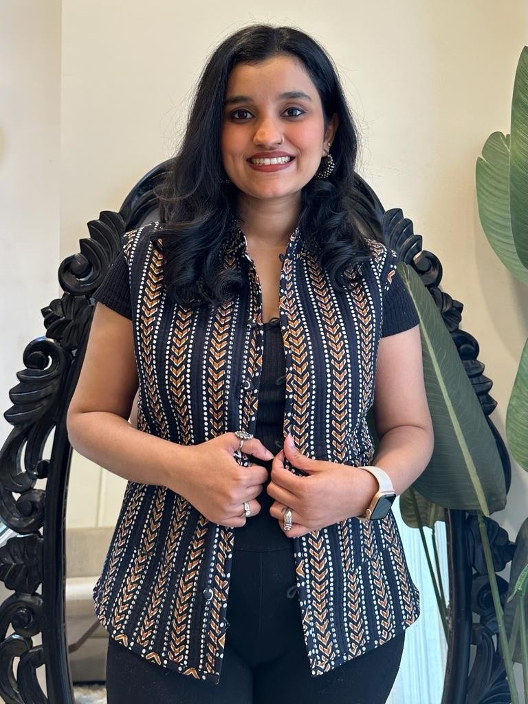 Reversible Quilted Sleeveless Jacket- Black Floral Jaal