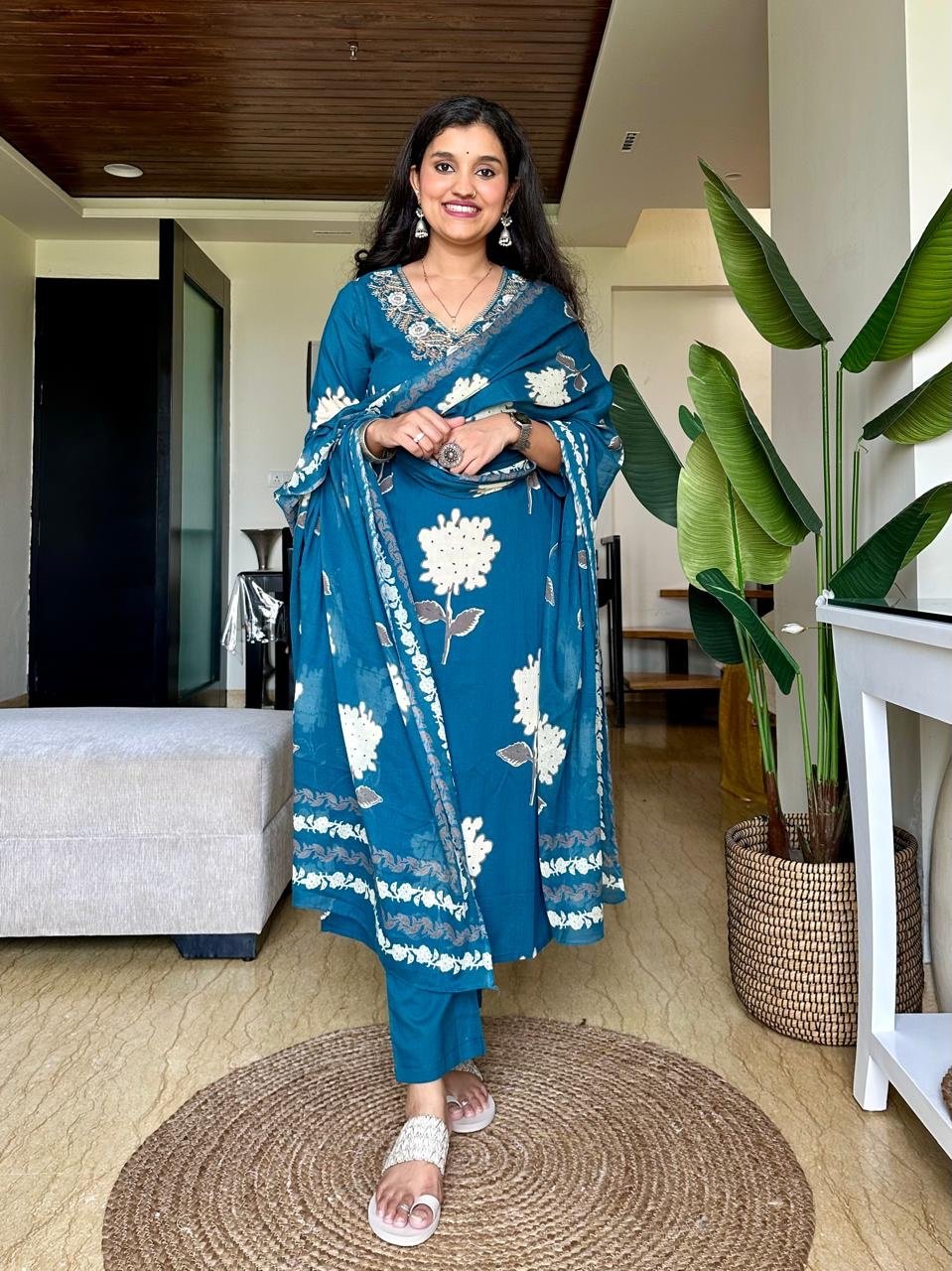Siya Embroidered Cotton Set