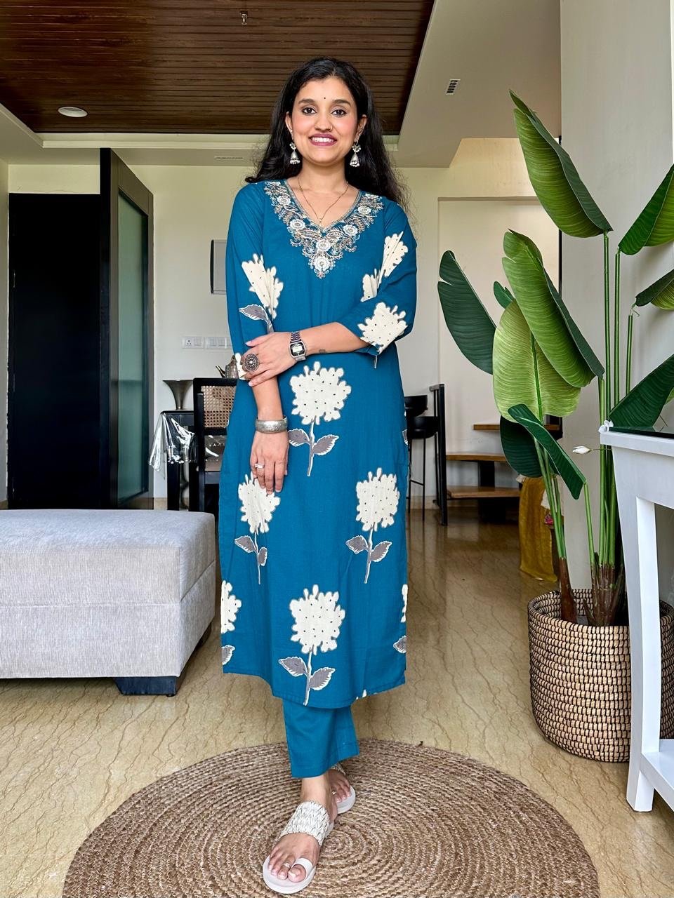Siya Embroidered Cotton Set