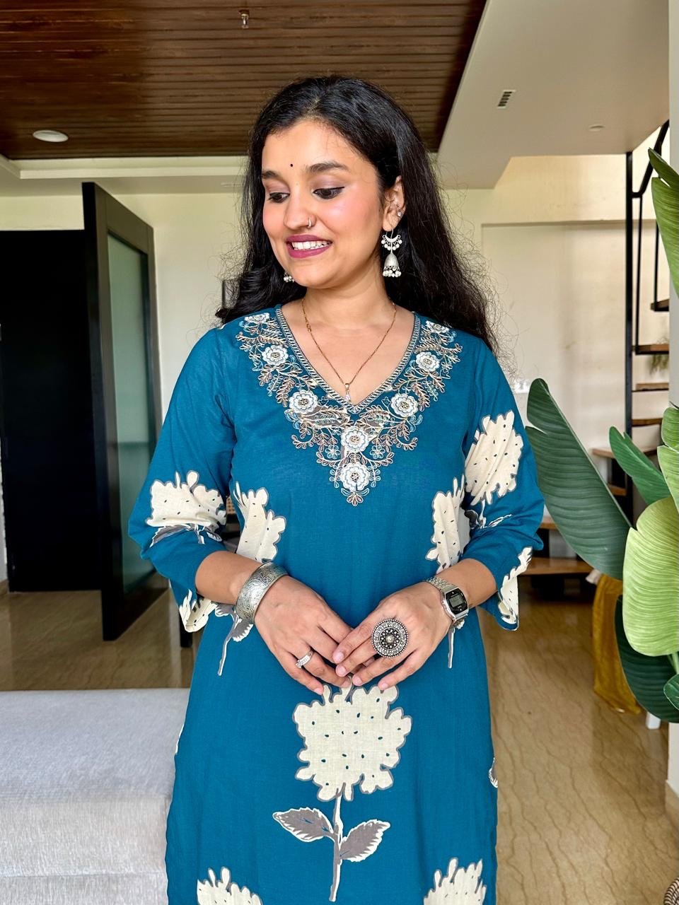 Siya Embroidered Cotton Set