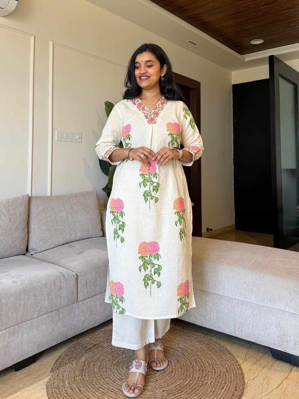 Veena Embroidered Floral Set- Pink