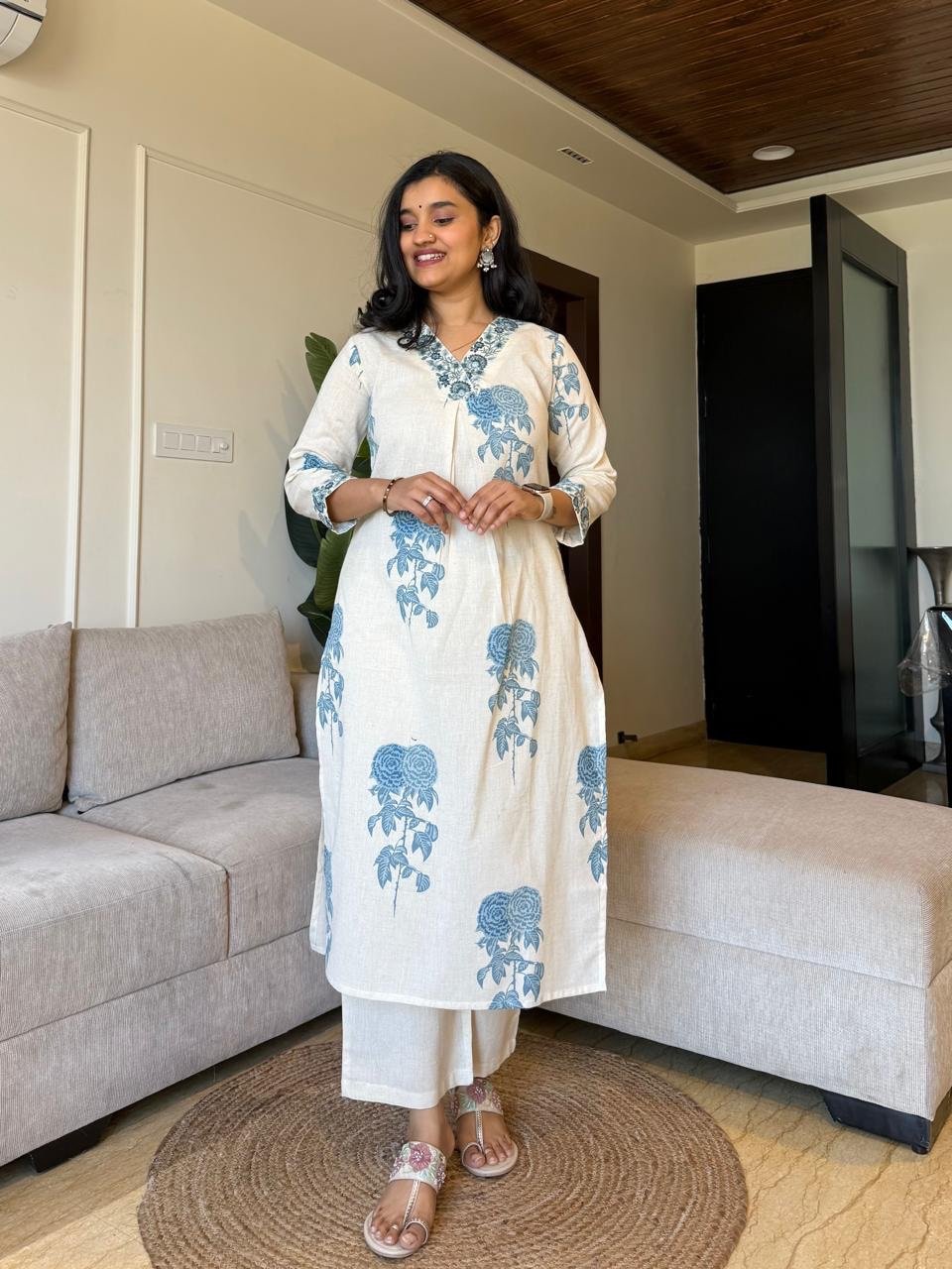 Veena Embroidered Floral Set- Blue