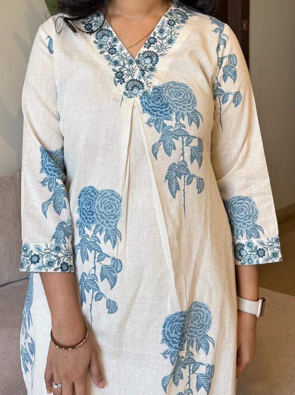 Veena Embroidered Floral Set- Blue