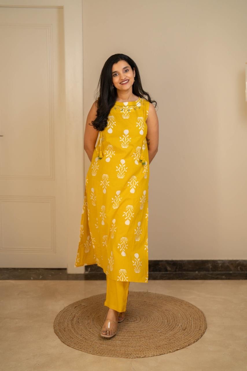 Bani Boota Sleeveless Pant Set- Yellow