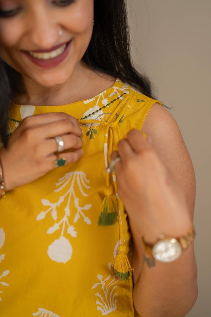 Bani Boota Sleeveless Pant Set- Yellow