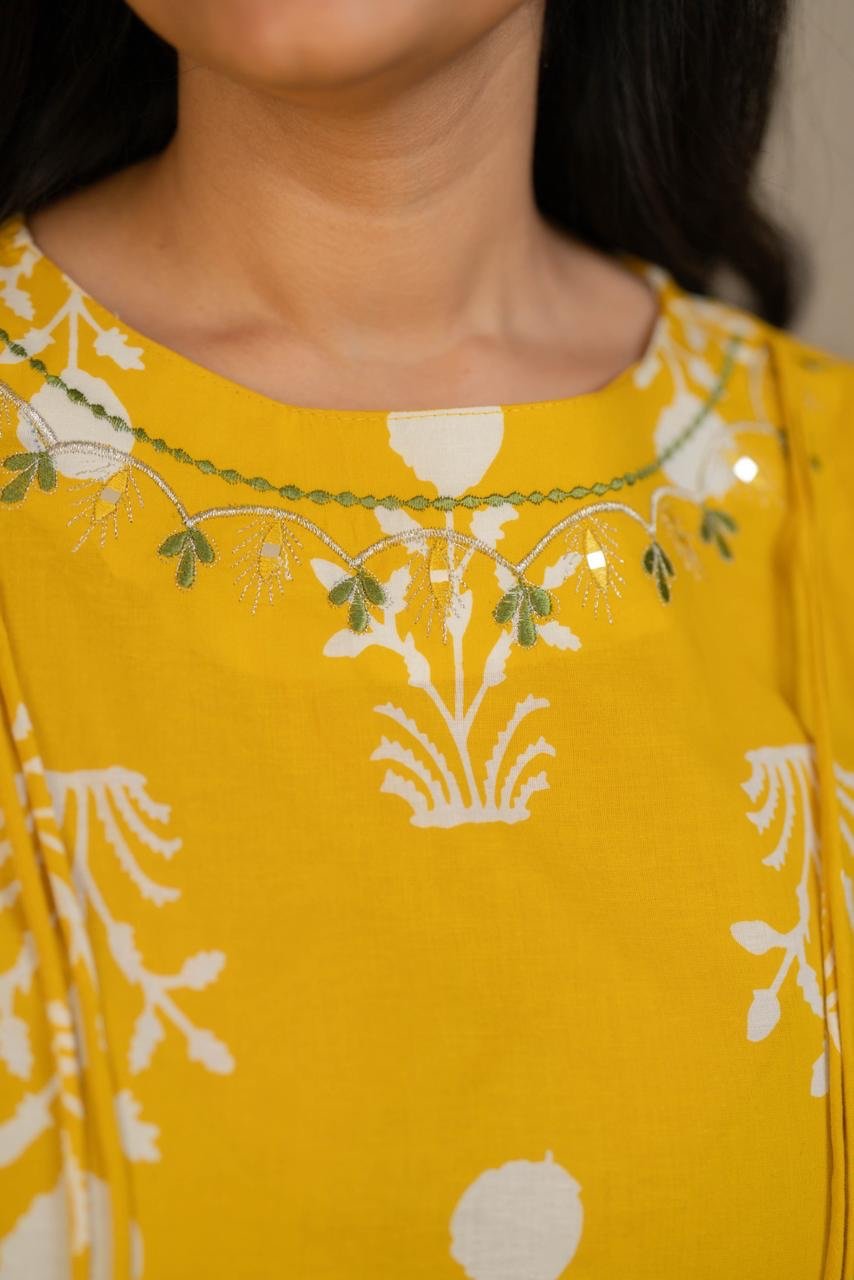 Bani Boota Sleeveless Pant Set- Yellow
