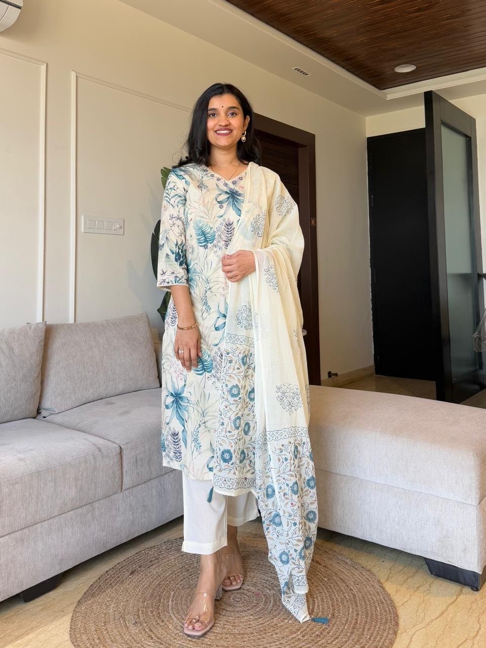 Ishara Off White Floral Set- Blue