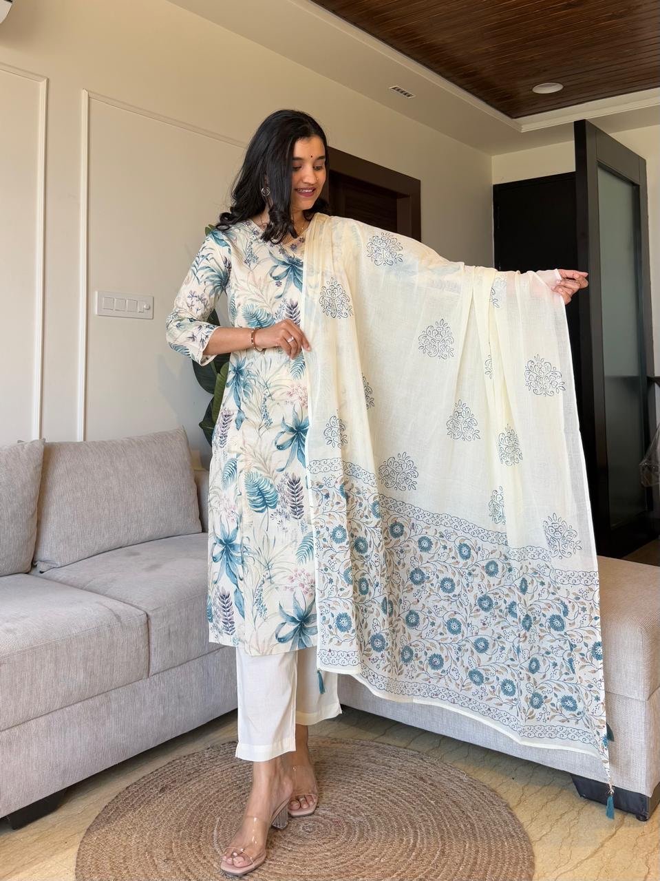 Ishara Off White Floral Set- Blue