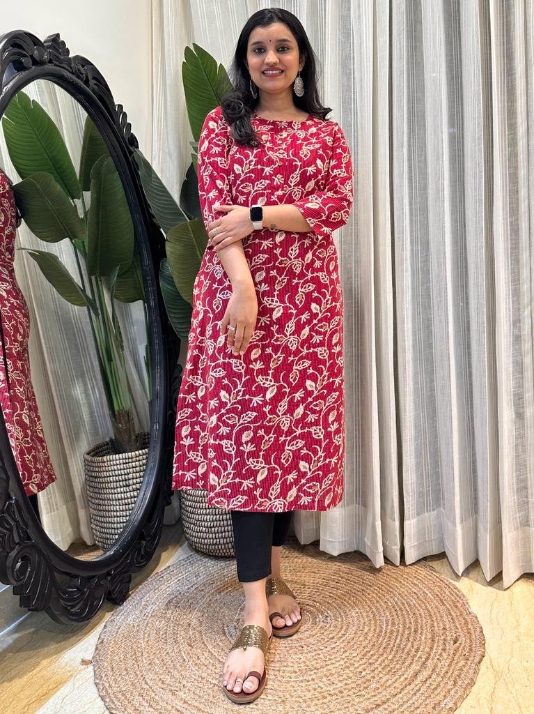 Weekend Round Neck Kurta- Red Jaal