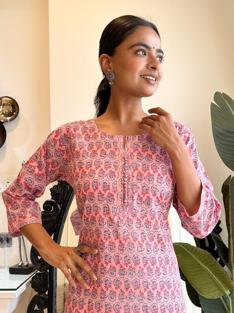 Cotton Pintuck Kurta- Light Pink Booti