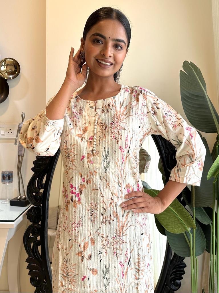 Cotton Pintuck Kurta- Off White Floral
