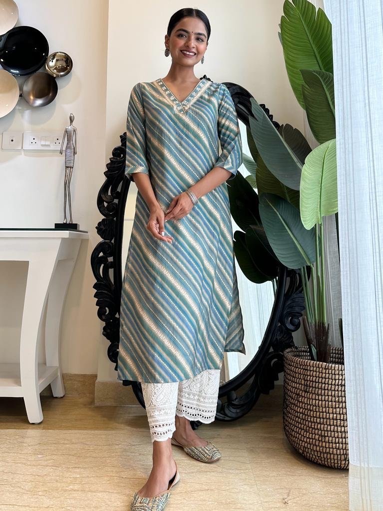 Muslin V-Neck Leheriya Kurta- Green Grey