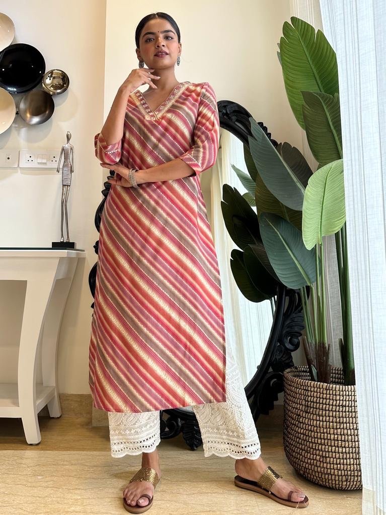 Muslin V-Neck Kurta- Red Brown