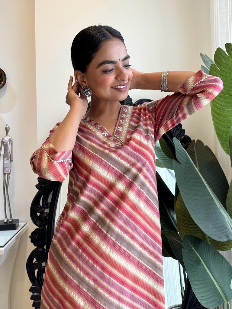 Muslin V-Neck Kurta- Red Brown