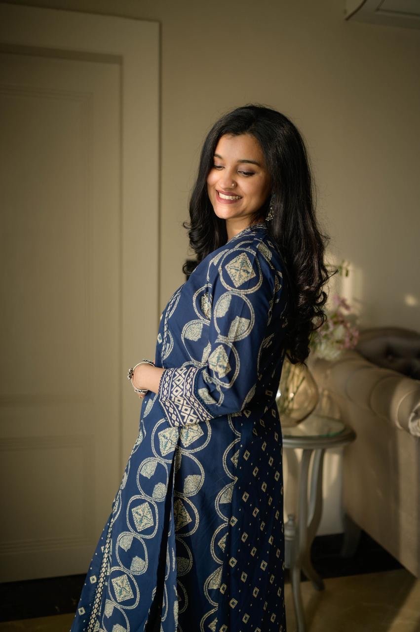 Kanika Bandhej Off Beat Set- Blue