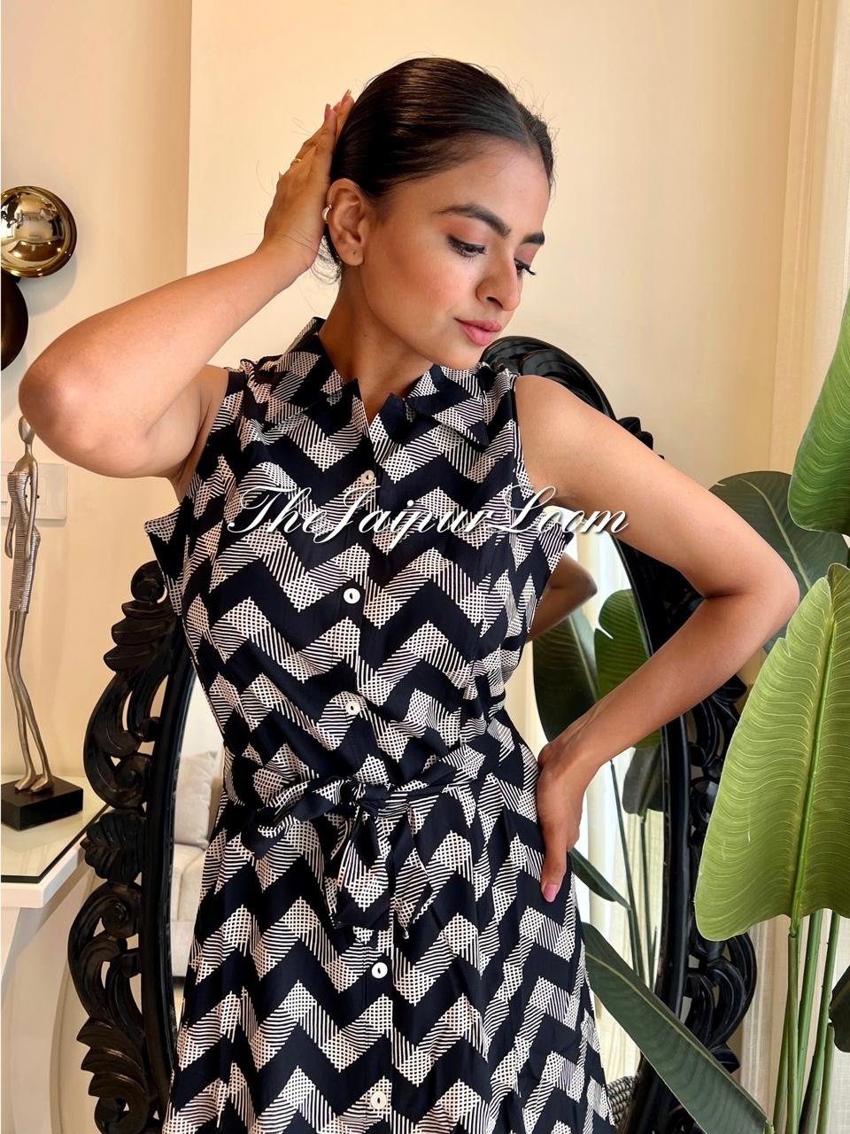 B/W Zigzag Dress with Pocket