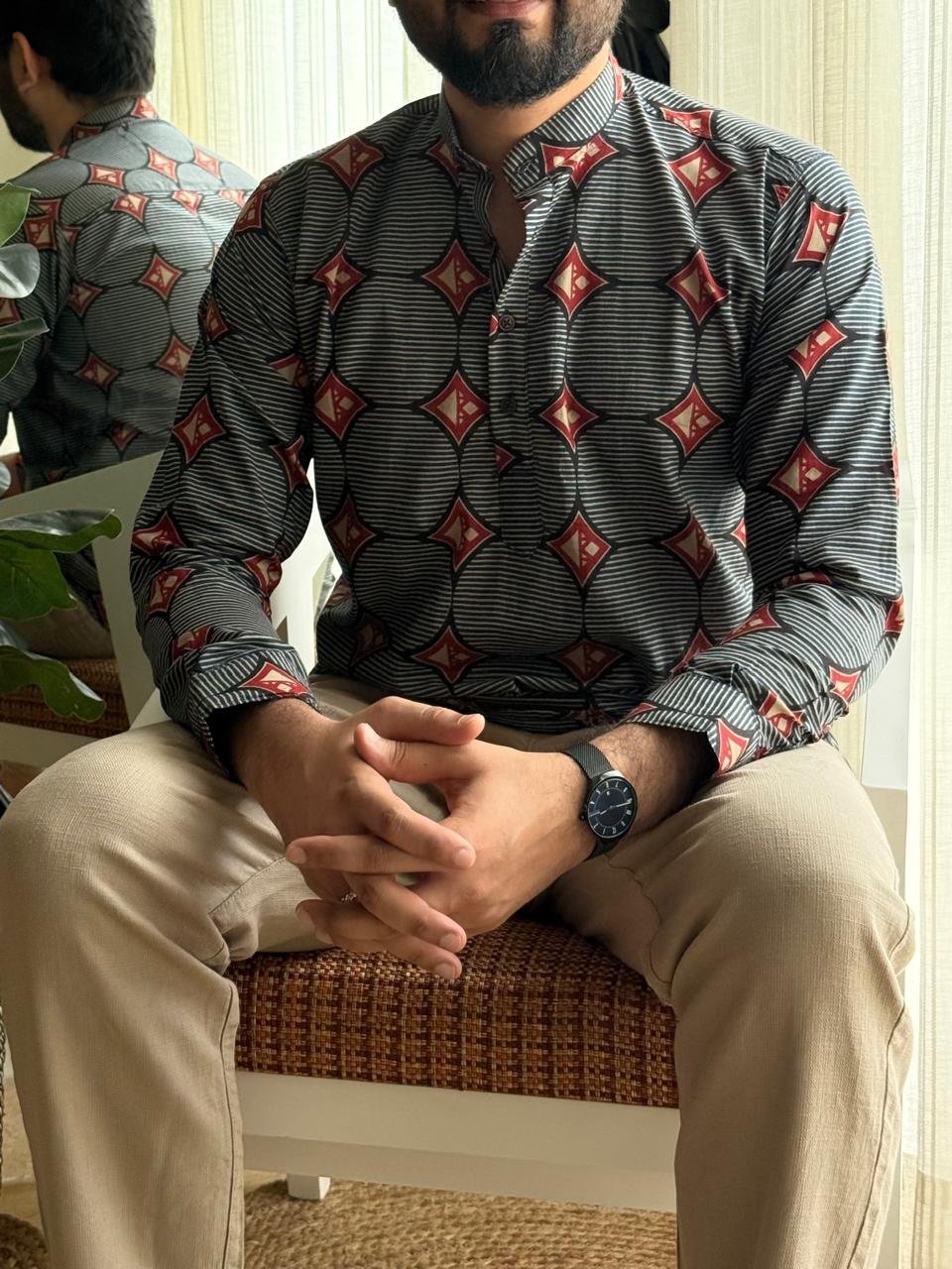 Cotton Men?? Short Kurta- Black Abstract