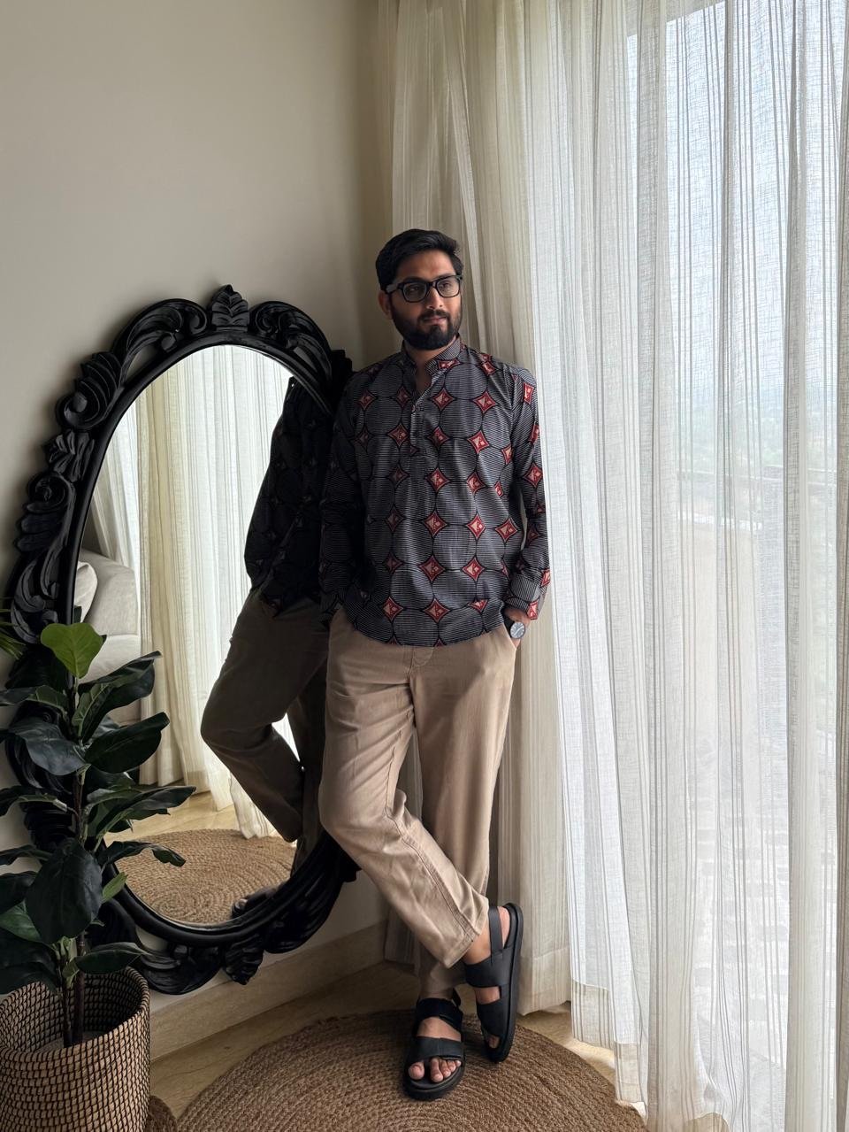 Cotton Men?? Short Kurta- Black Abstract