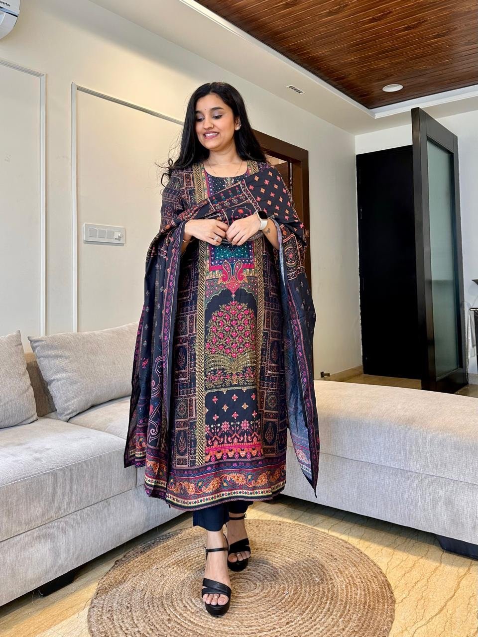 Seerat Crepe Printed Set-Black