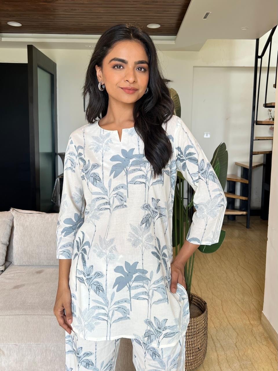 Cotton Lounge Set- White Grey Tropicals